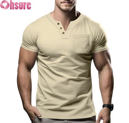 Nueva camiseta casual de verano para hombre 2025, cuello en V, ajuste entallado, manga corta, con serigrafía