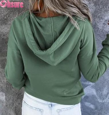 Pullover de manga larga con botón encapuchado con sudadera con el logotipo de la parte frontal de las mujeres, de punto para el invierno de otoño, con bolsillos