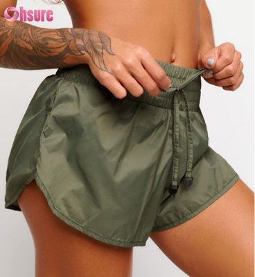 Nuevos shorts de yoga transpirables y sueltos anti-caminata para correr al aire libre, ocio, 100% nailon, shorts deportivos para mujer, pantalones cortos saludables