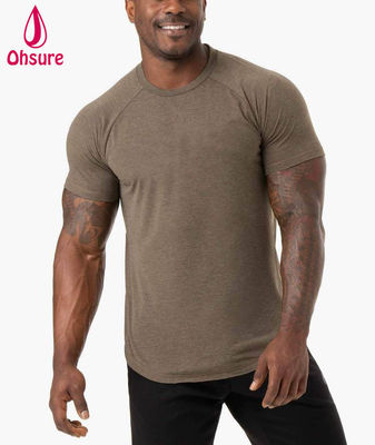 Comodidad ligera camiseta de hombres gimnasio de acondicionamiento físico ropa deportiva de tela de mezcla poli 2022 nueva moda sin costura estiramiento de algodón ropa de gimnasio