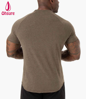 Comodidad ligera camiseta de hombres gimnasio de acondicionamiento físico ropa deportiva de tela de mezcla poli 2022 nueva moda sin costura estiramiento de algodón ropa de gimnasio